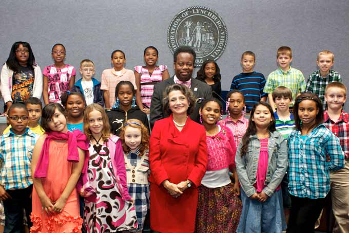 LES students visit city council