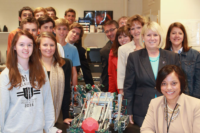 Sec. of Technology Jackson with Nuclear Tech Class